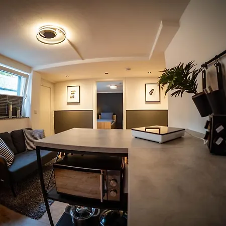 Gemuetliche 2-zimmer Souterrain Apartment Dusseldorf